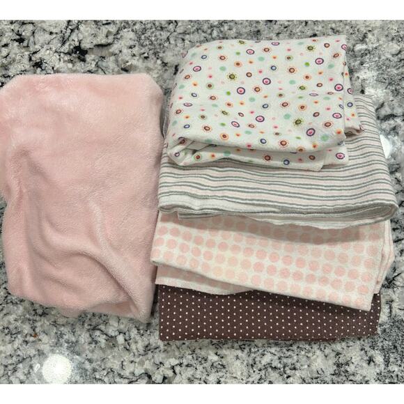 Pink Changing Pad Cover Swaddle Blankets - Picture 1 of 4